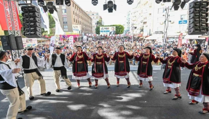 4. Uluslararası Tarsus Festivali renkli görüntülerle tamamlandı