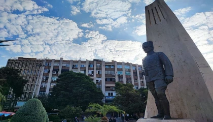 Adanada saat 9u 5 geçe hayat durdu