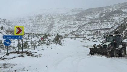 Adananın yüksek kesimlerinde kar yağışı etkili oldu