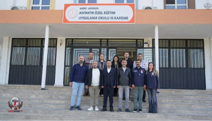 AK PARTİLİLERDEN ÖZEL ZİYARET