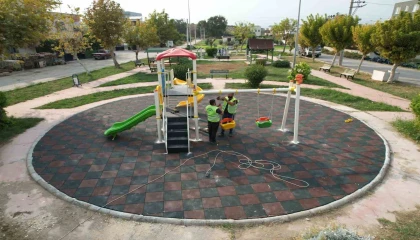 Akdenizin parklarında yenileme çalışmaları devam ediyor