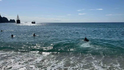 Alanyada Kasım ayında deniz keyfi