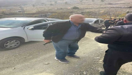 Alanyada silahlı ve bıçaklı kavga kanlı bitti: 2 yaralı