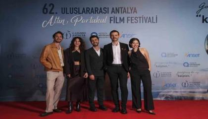 Altın Portakalın kapanışında sinemanın yıldızları kırmızı halıda buluştu