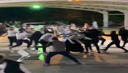 Antalyada düğünde çıkan kavgada sandalyeler havada uçuştu, ortalık savaş alanına döndü