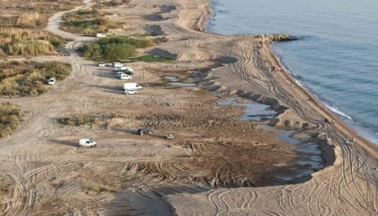 Antalyada kum hırsızları sahilleri talan etti, kum ocağına dönen sahiller dronla görüntülendi