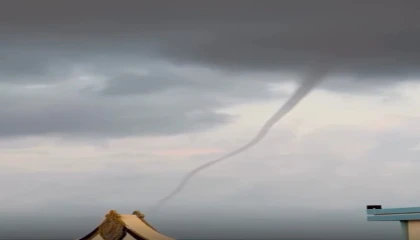 Antalyada oluşan hortum kameraya yansıdı