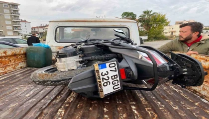 Antalyada otomobil ve motosiklet çarpıştı: 2 yaralı