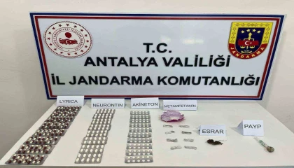 Antalyada sentetik hap ve esrar ele geçirildi