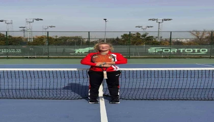 Antalyalı 16 yaşındaki tenisçi Zeynepsu, Tokyo Olimpiyatları için milli formayı giydi