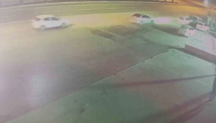 Aracın sağından geçmeyince çalışınca ortalığı savaş alanına çevirdi