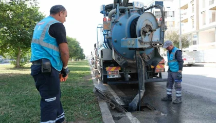 ASAT, Kepezde yağmur suyu hatlarını temizliyor