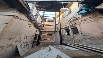 Bina dışına kurulan yük asansörü düştü: 80 yaşındaki kadın hayatını kaybetti