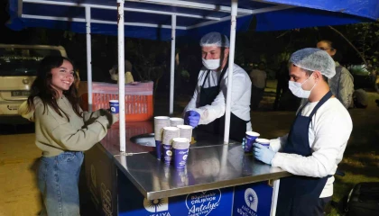 Büyükşehirden soğuk sınav haftasında öğrencilere sıcak çorba ikramı