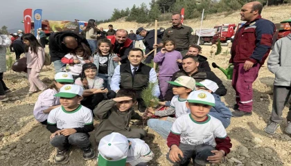 Çamlıyaylada geleceğe nefes olacak fidanlar toprakla buluştu