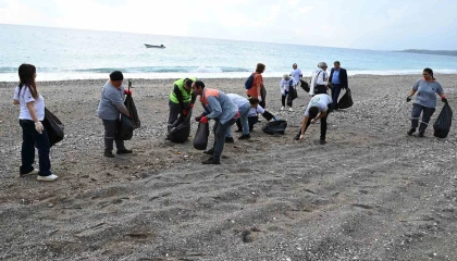Çamyuva Sahilinde temizlik