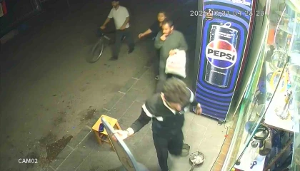 Çekirdek çitlerken telefonu çaldı: Şeytana uydum dedi