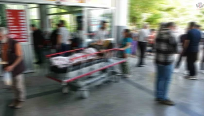 Deprem paniğiyle 1'inci kattan atlayan vatandaş yaralandı