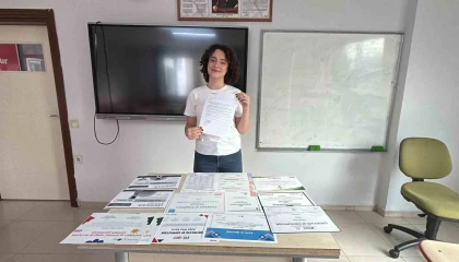 Ders çalışırken yemek yemeyi bile unuttum diyen Ayşe Naz, Amerikan Rice Üniversitesinden ve NASAdan eğitim daveti aldı