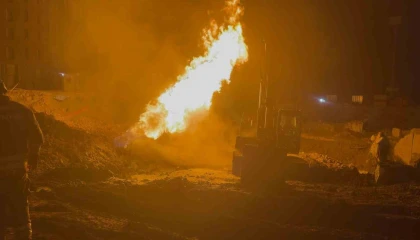 Doğal gaz patlamasıyla çıkan yangında 2 işçi yaralandı