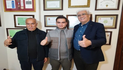 Doktorların 17 yıl önce ameliyat olmazsa ölür dediği çocuk doğru teşhisle hayata tutundu