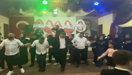 Eğirdir Belediye Başkanı Özerin halay paylaşımı sosyal medyada gündem oldu