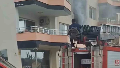 Erdemlide bina yangını korkuttu
