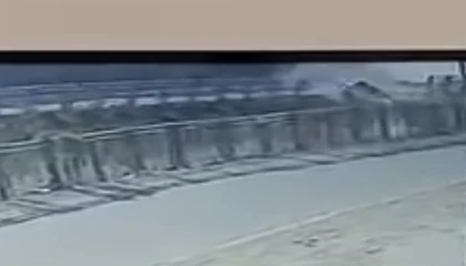 Hafif ticari araç sulama kanalına uçtu: O anlar kamerada