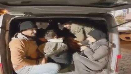 Hafif ticari araca tıka basa doldurulan 13 göçmen yakalandı