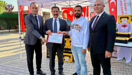 HATAYLI ÇİFTÇİLERE KIRKMA MAKİNELERİ DAĞITILDI