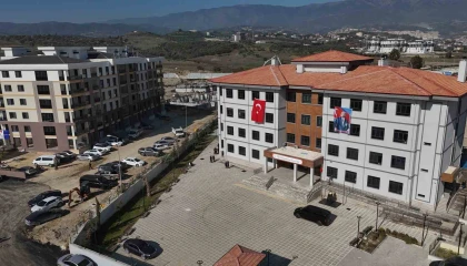 İş Bankasından depremin yaralarının sarıldığı Hataya eğitim desteği