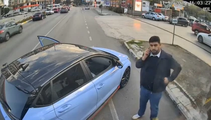 Kadın şoförün kullandığı otobüsün önünü kesen genç, maganda ilan edilmesine tepki gösterdi
