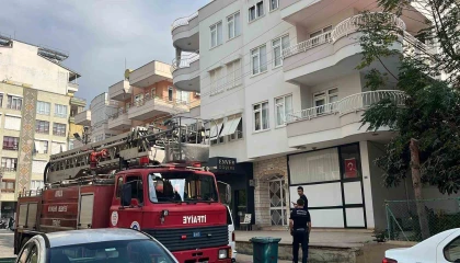 Kapıyı arkadan kilitleyip TV izlemeye dalan çocuk itfaiyeyi alarma geçirdi