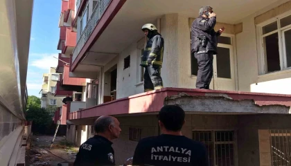 Kentsel dönüşüm için boşaltılan binadaki yangında erkek cesedi çıktı