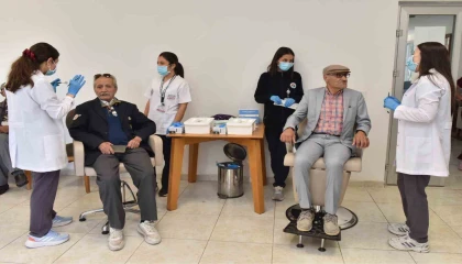 Kepez Belediyesinden huzurevi sakinlerine ağız ve diş sağlığı taraması