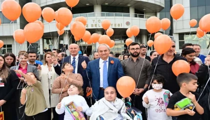 Kepezde lösemiye karşı turuncu umutlar gökyüzüne yükseldi