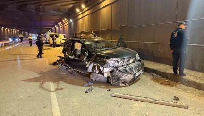 Kontrolden çıkan cip, hafif ticari araçla çarpıştı: 2 ölü, 1 yaralı