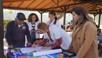 Konyaaltında vatandaşlara diyabet ve kanser bilgilendirmesi