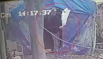 Madde bağımlısı, arkadaşına kızıp çadırı yakınca prefabrik ofiste alevlere teslim oldu