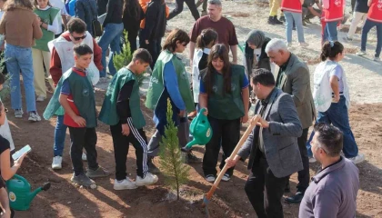 Mersinde 500 fidan toprakla buluşturuldu
