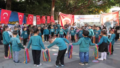Mersinde Dünya Çocuk Hakları Günü renkli etkinliklerle kutlandı