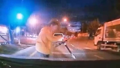 Mersinde kaza ucuz atlatıldı: Saniyelerle ölümden döndü