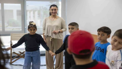 Mersinde ücretsiz tiyatro kursuna yoğun ilgi