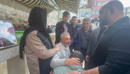 Motosiklet kazasında hayatını kaybeden genç, gözyaşlarıyla son yolculuğuna uğurlandı