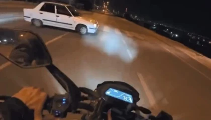 Motosikletli çiftin kaza anı kamerada