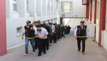 Müteahhitleri 19 milyon lira dolandıran şebeke çökertildi: 23 ilde dev operasyon