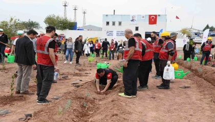 Osmaniyede 11 Kasım Milli Ağaçlandırma Gününde fidanlar toprakla buluştu