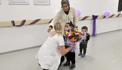 Prematüre doğan Oğuzhandan hayatını kurtaran doktora ziyaret