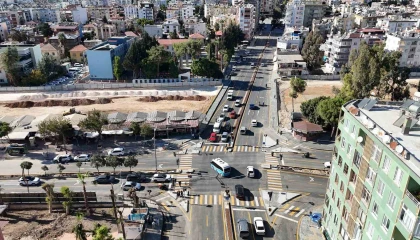 Tarsusta kavşak düzenlemesi ile trafik nefes aldı