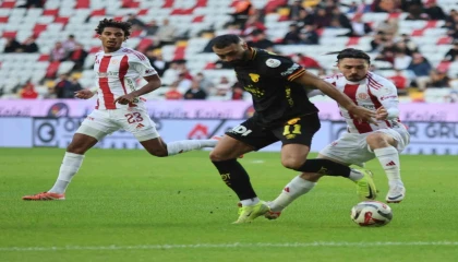 Trendyol Süper Lig: Antalyaspor: 1 - Göztepe: 0 (İlk yarı)